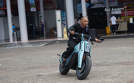 印尼总统佐科·维多多亲临Asiabike Jakarta 2024国际自行车展现场(images 9)