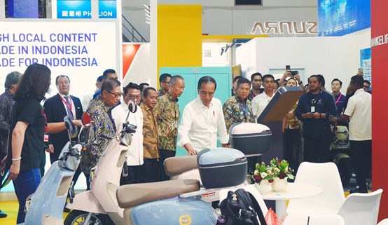 印尼总统佐科·维多多亲临Asiabike Jakarta 2024国际自行车展现场(images 2)